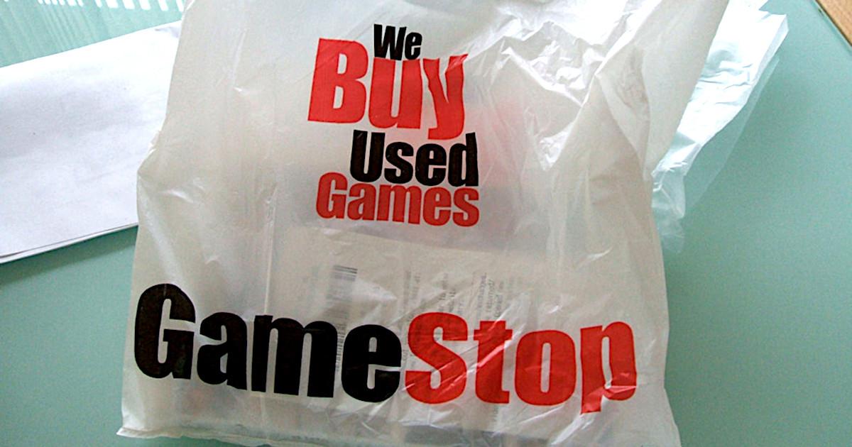 Short-Sellers vs GameStop Buyers