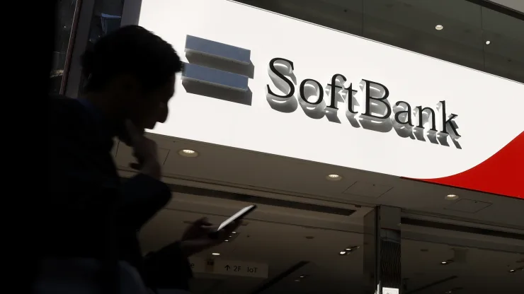 SoftBank Bounces Back: $7.6B T-Mobile Win Boosts Assets After String of Investment Flops